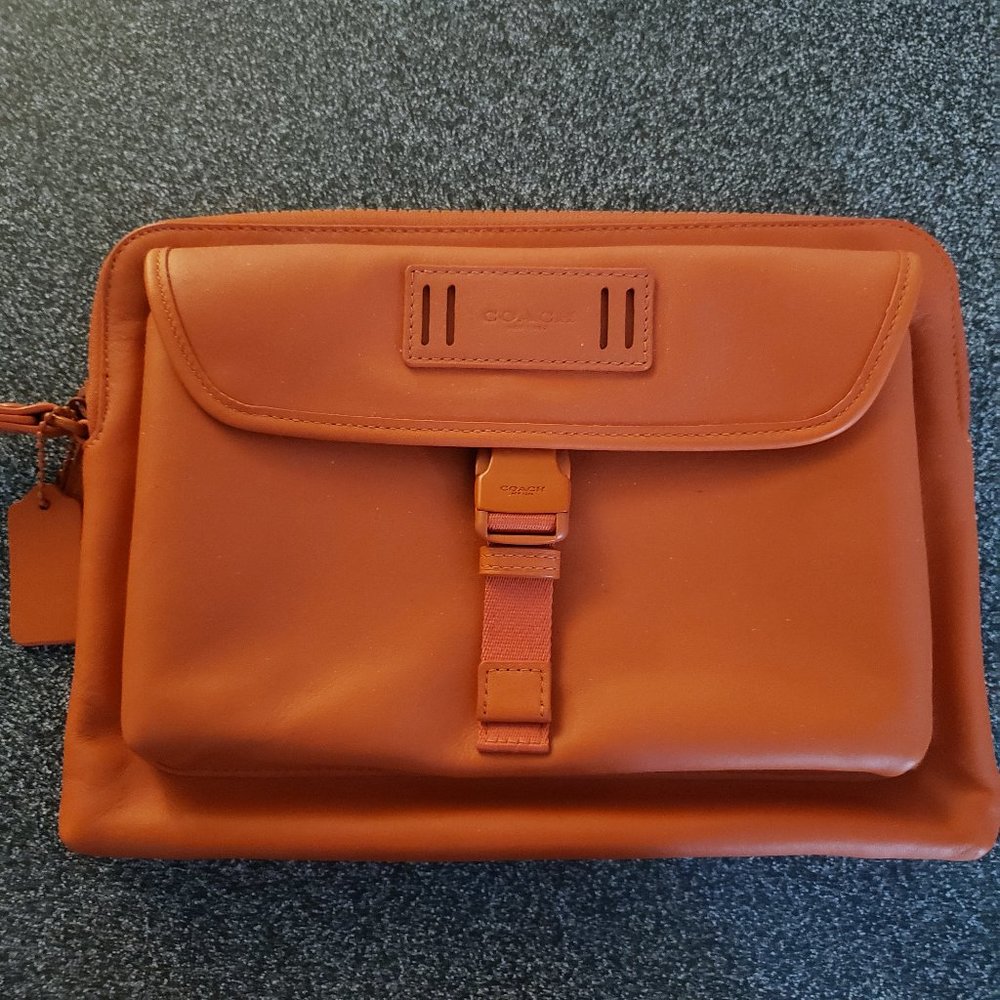 COACH RANGER POUCH (NWT) ORANGE SPICE